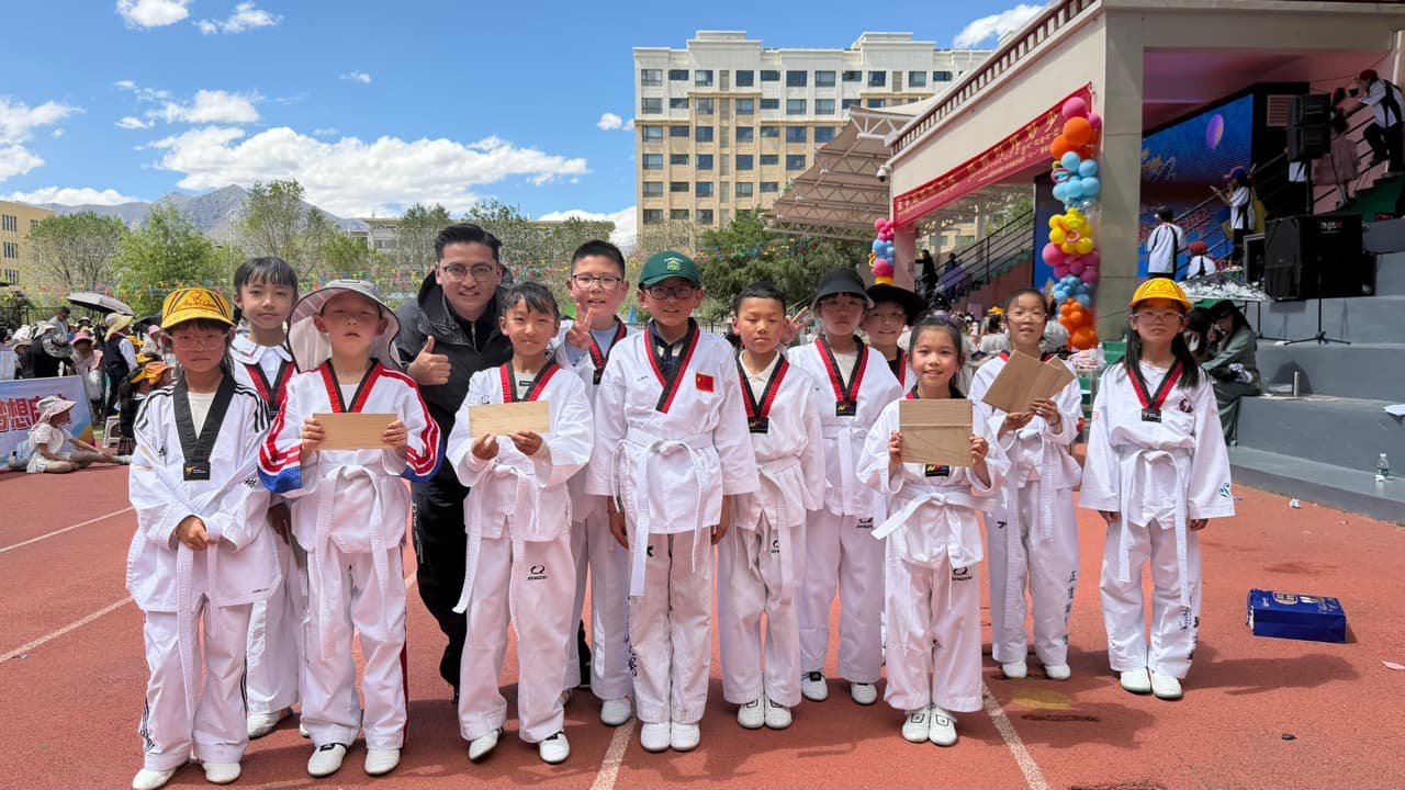 以武育人，快乐成长：拉萨市实验小学六一跆拳道表演顺利完成