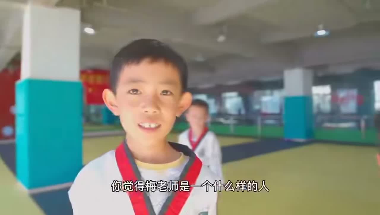 梅朔教练的一天 2:课堂严格,课下温柔